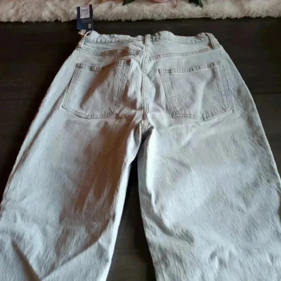 Universal Threads woman's Light Blue Jeans. NWT. Size 8/29 - Picture 7 of 7